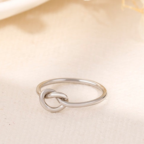 R035 dainty love knot ring