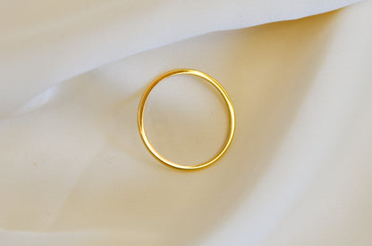 Brielle 18k gold vermeil minimalist gold ring band