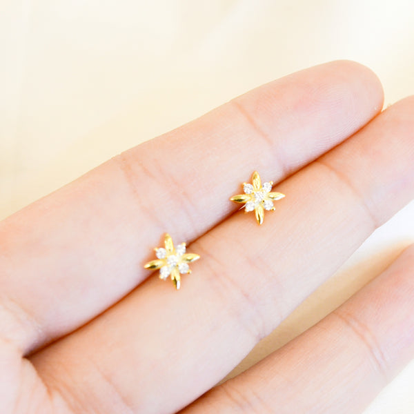 Emery 18k gold vermeil dainty flower stud earrings