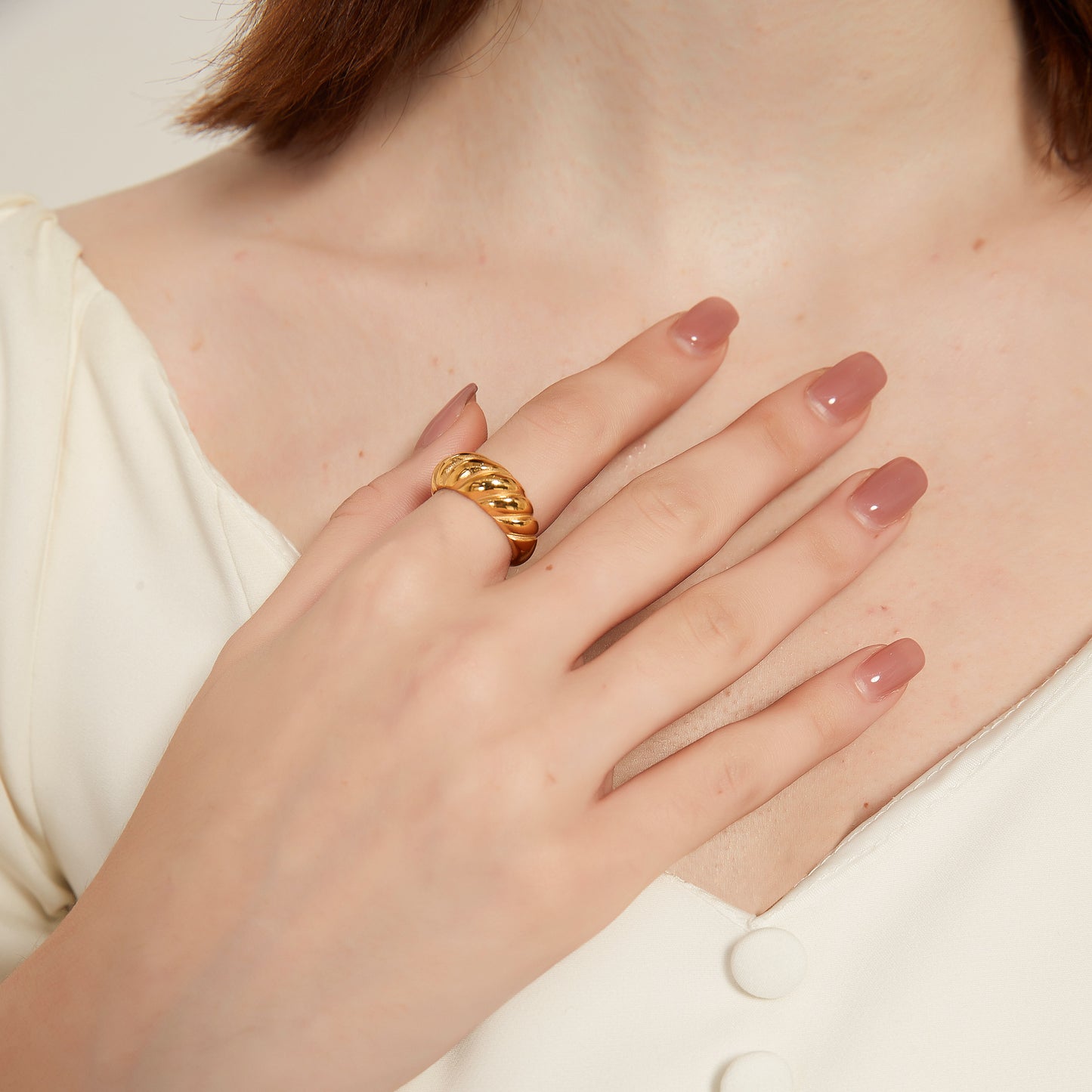 R008 croissant twisted dome statement ring