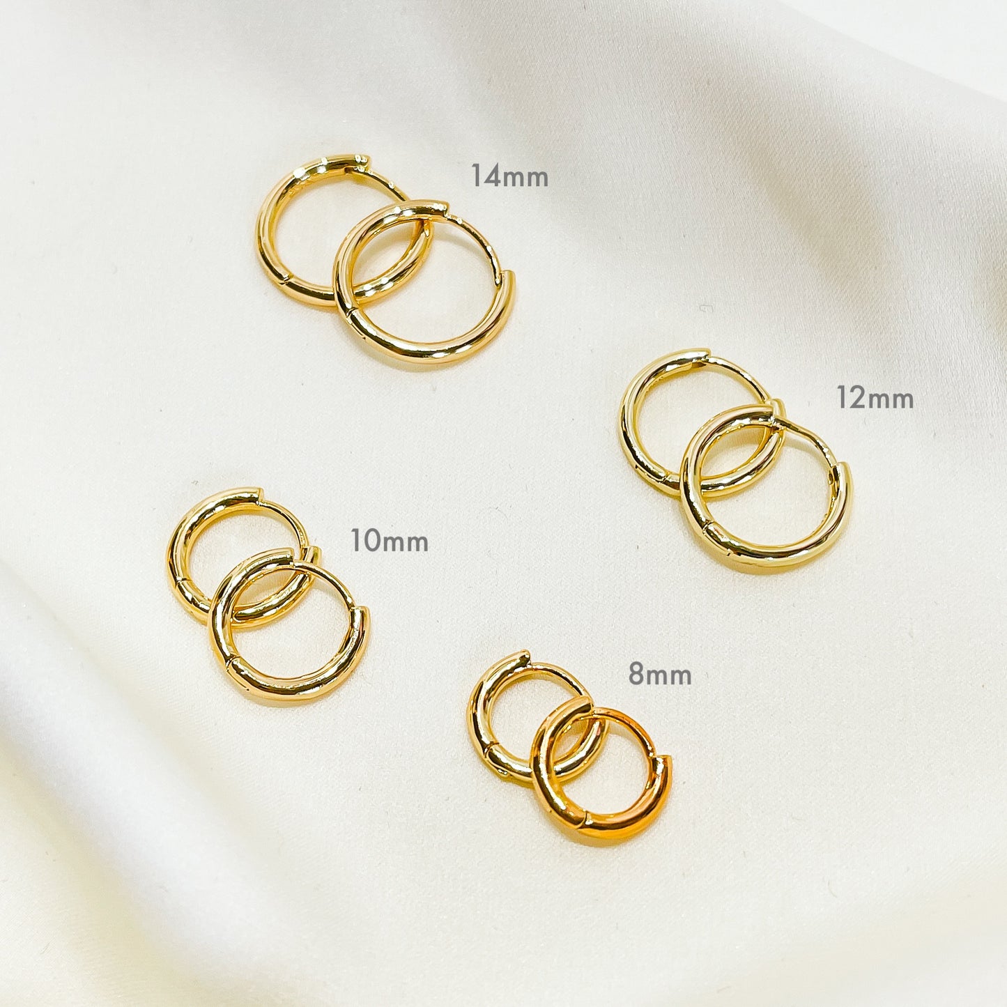 E163 gold huggie hoop earrings for everyday