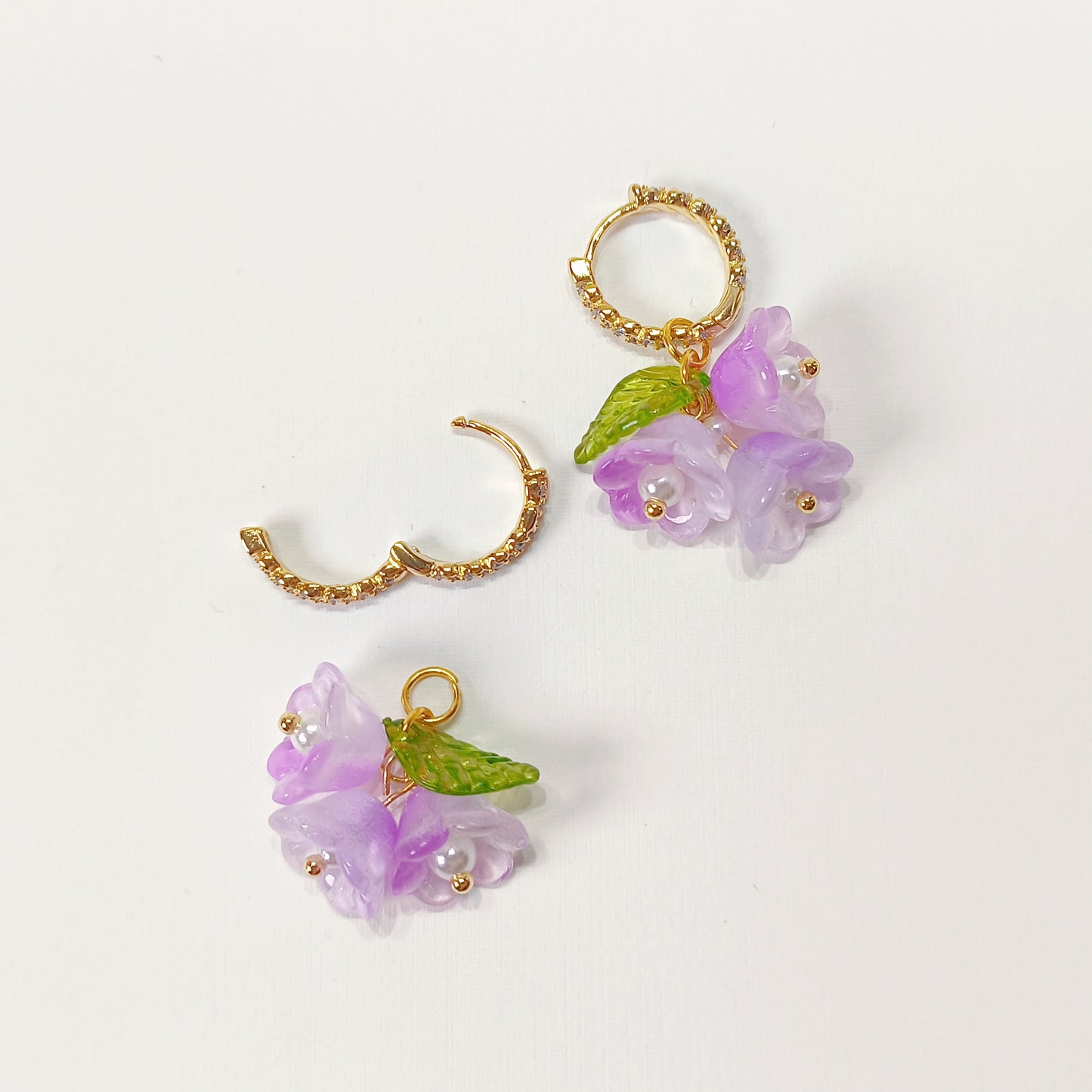 C021 lilac lily flower cluster dangle charm