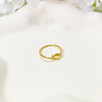 R035 dainty love knot ring