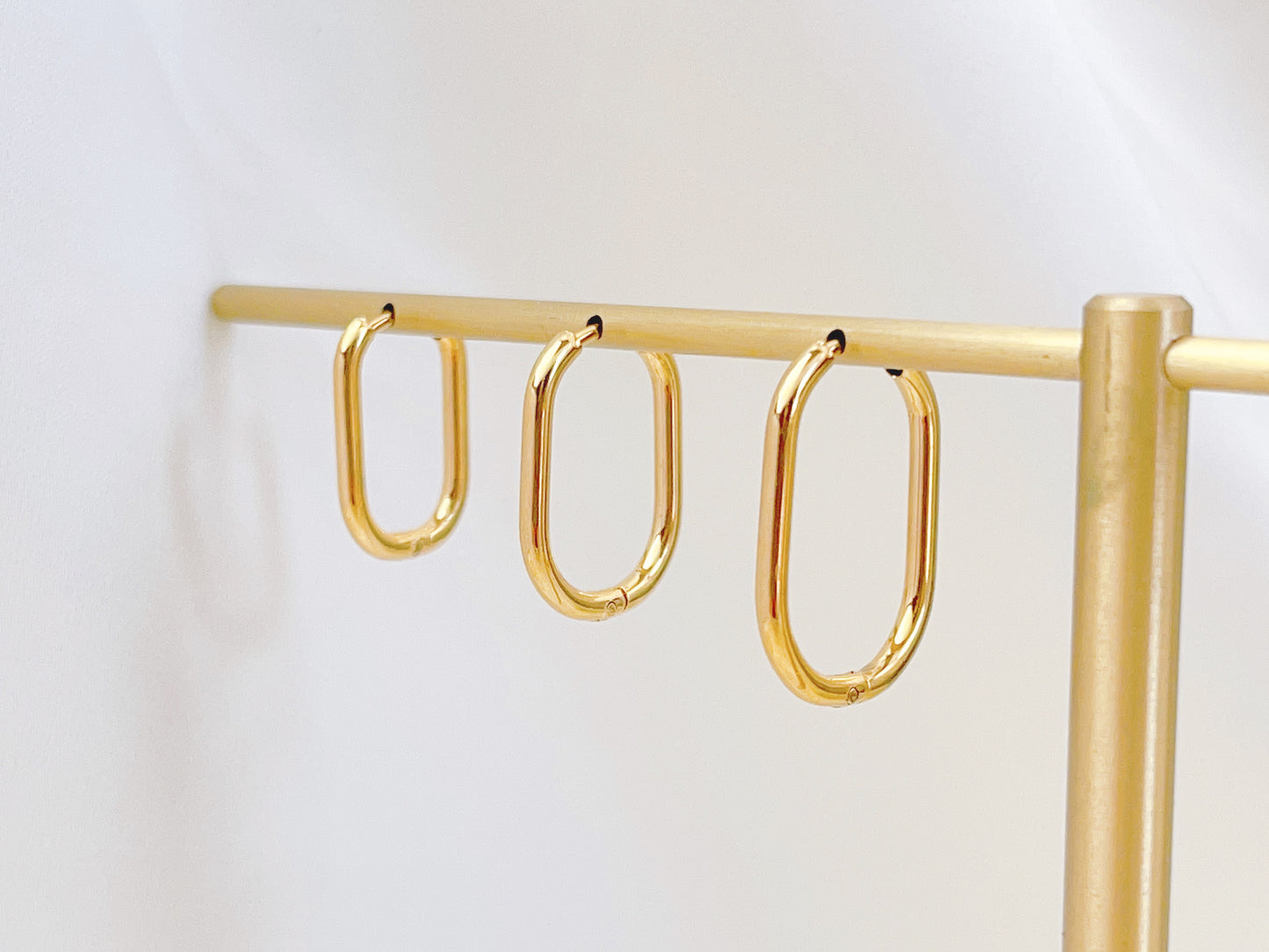 E080 thin oval rectangular hoop earrings