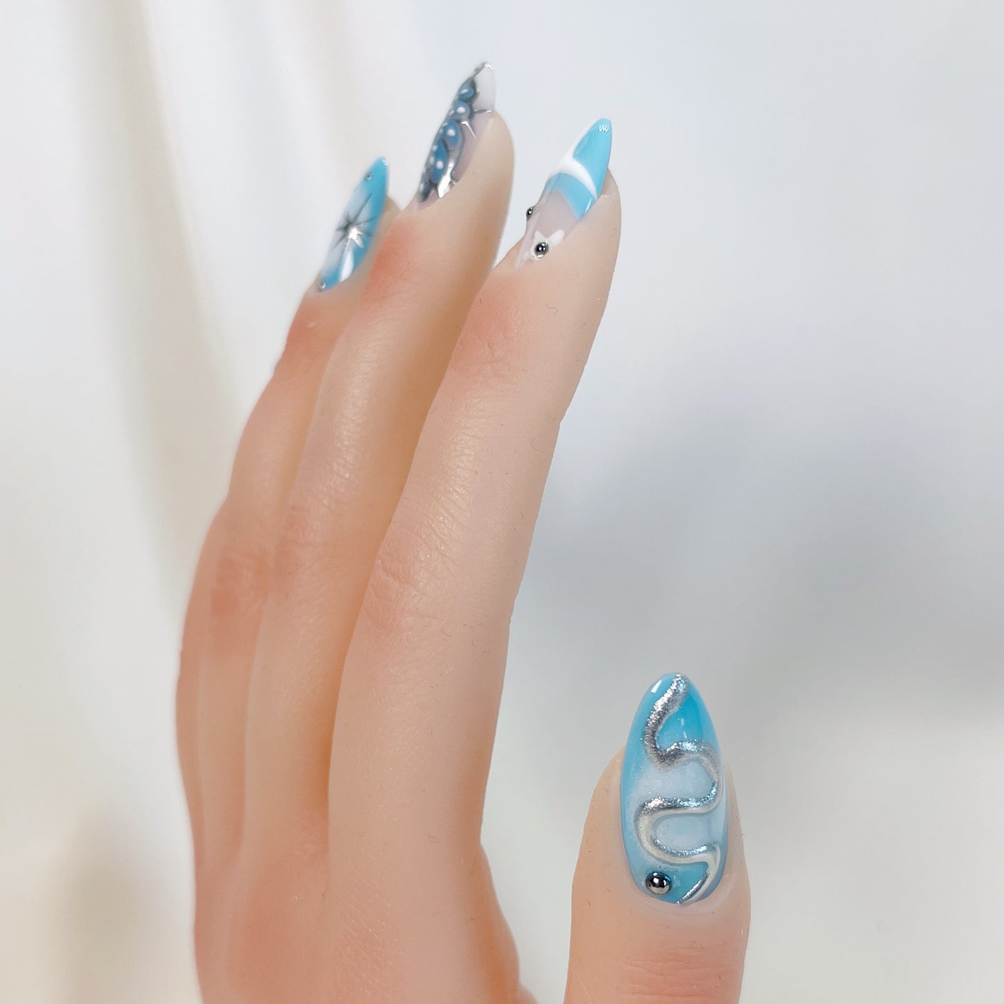 PO059 blue y2k abstract chrome press on nails