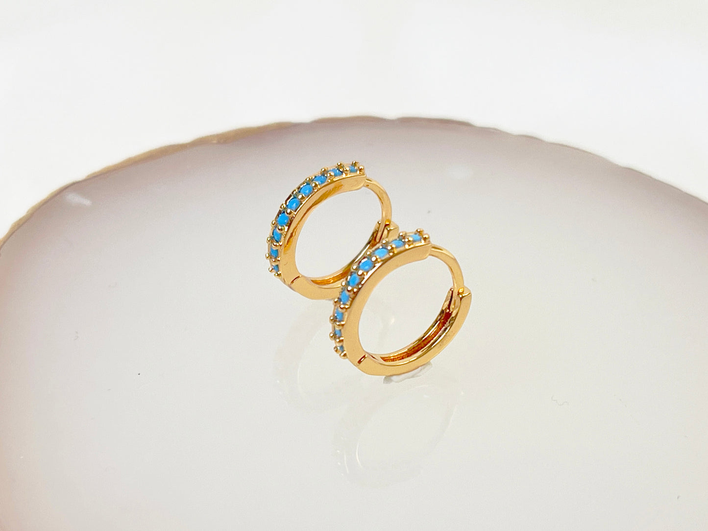 E138 turquoise huggie hoop earrings