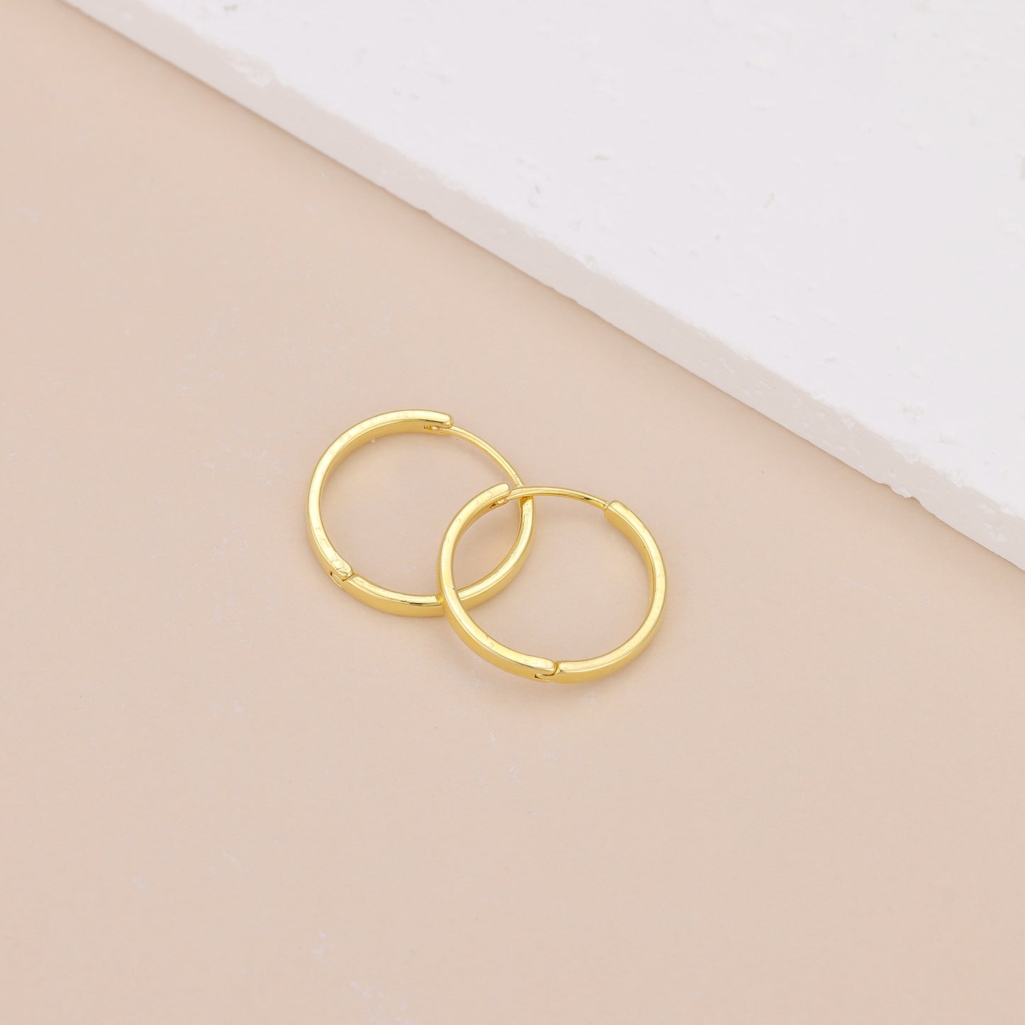 E133 gold flat rim hoops