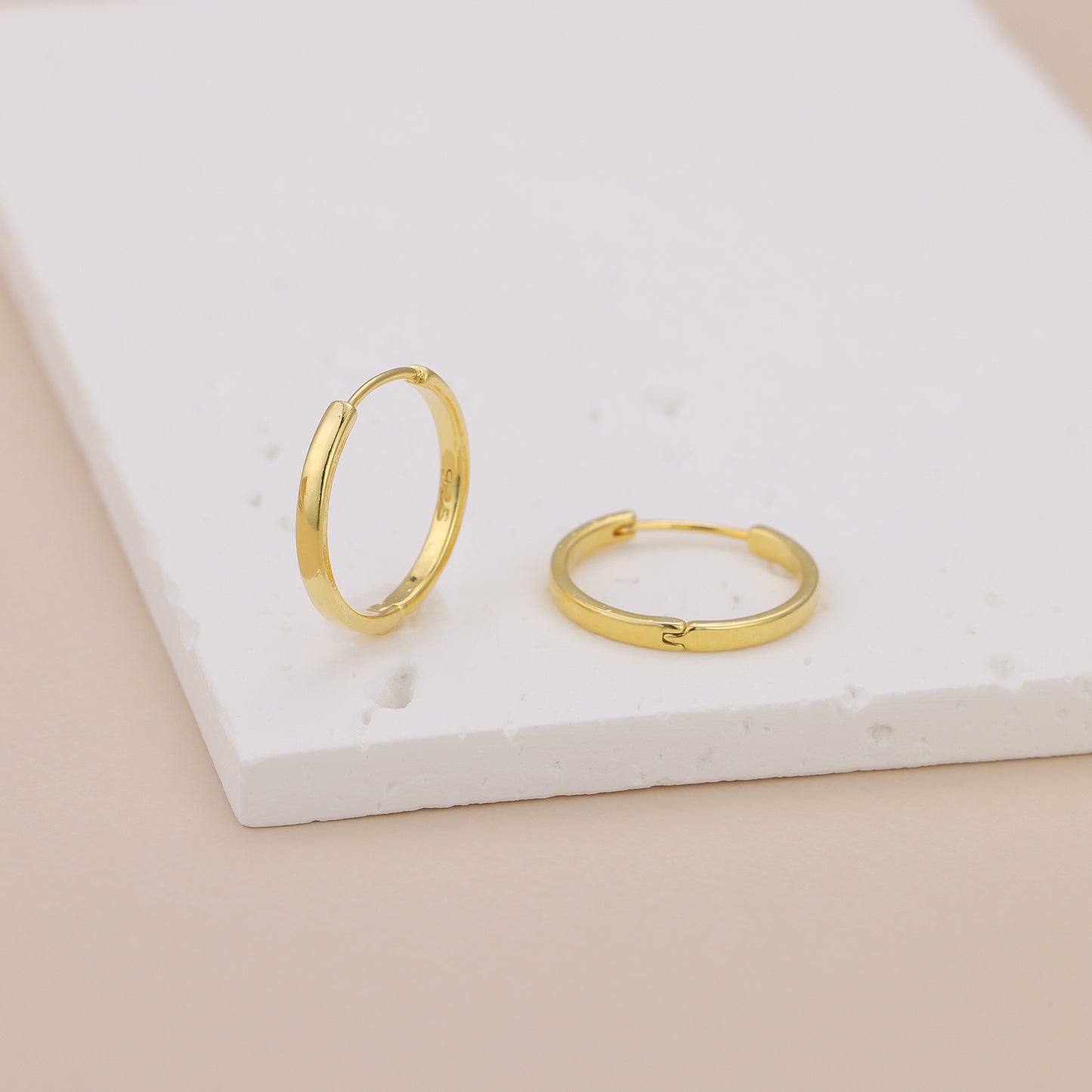 E133 gold flat rim hoops