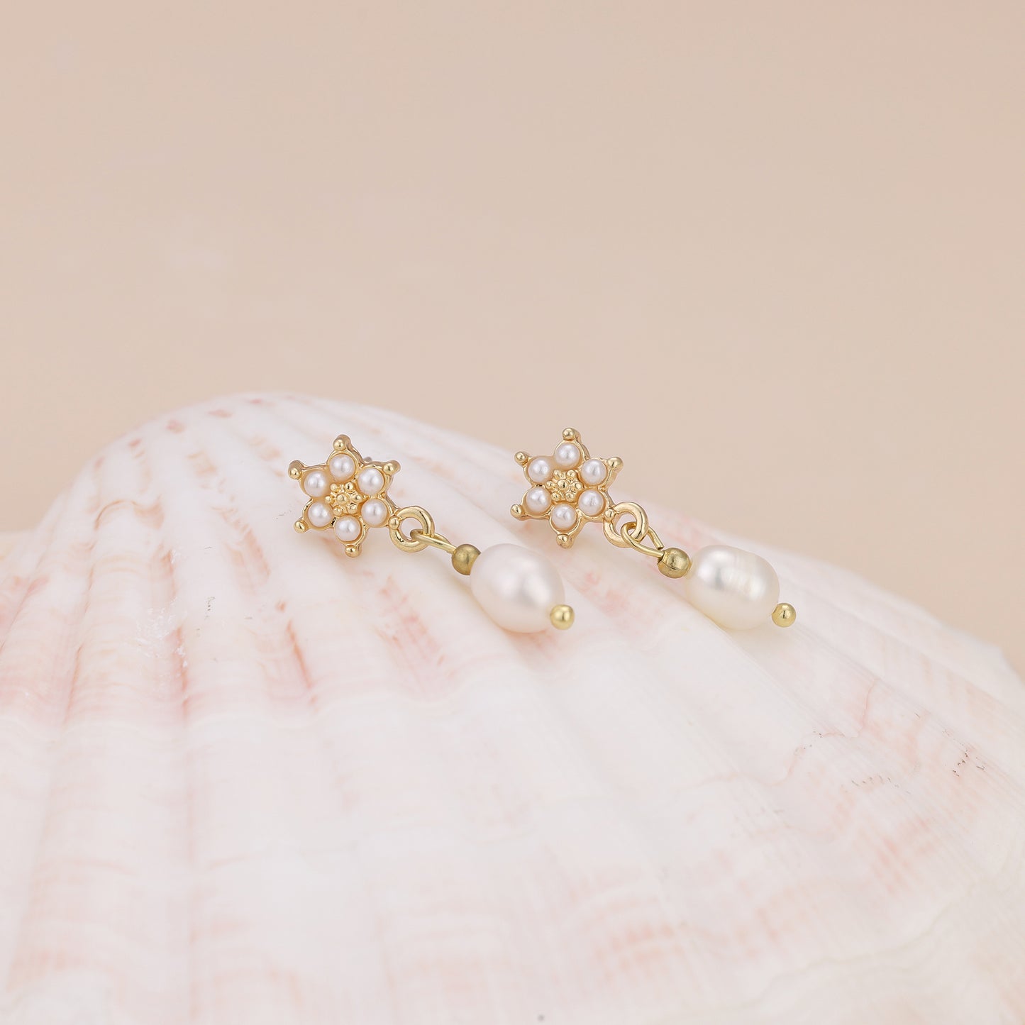 E159 pearl flower dangle drop earrings