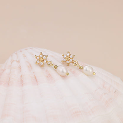 E159 pearl flower dangle drop earrings