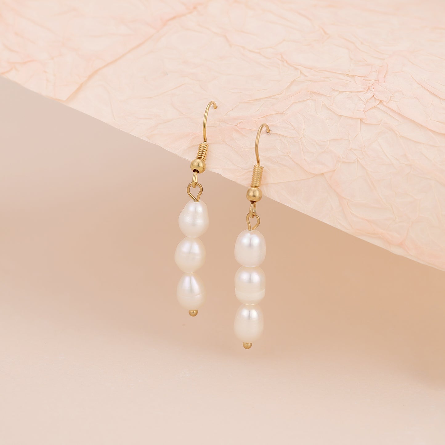 E160 fresh water pearl dangle earrings