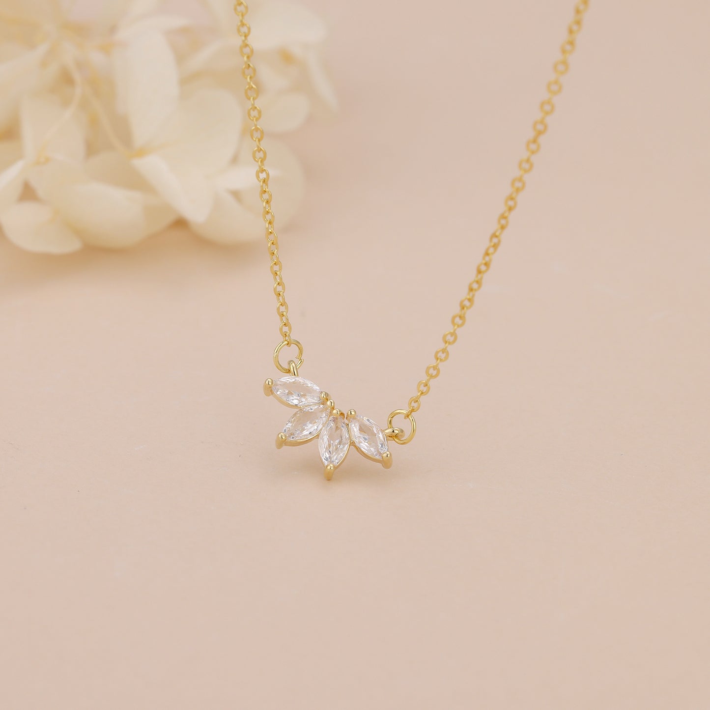 N024 crystal marquise flower pendant necklace