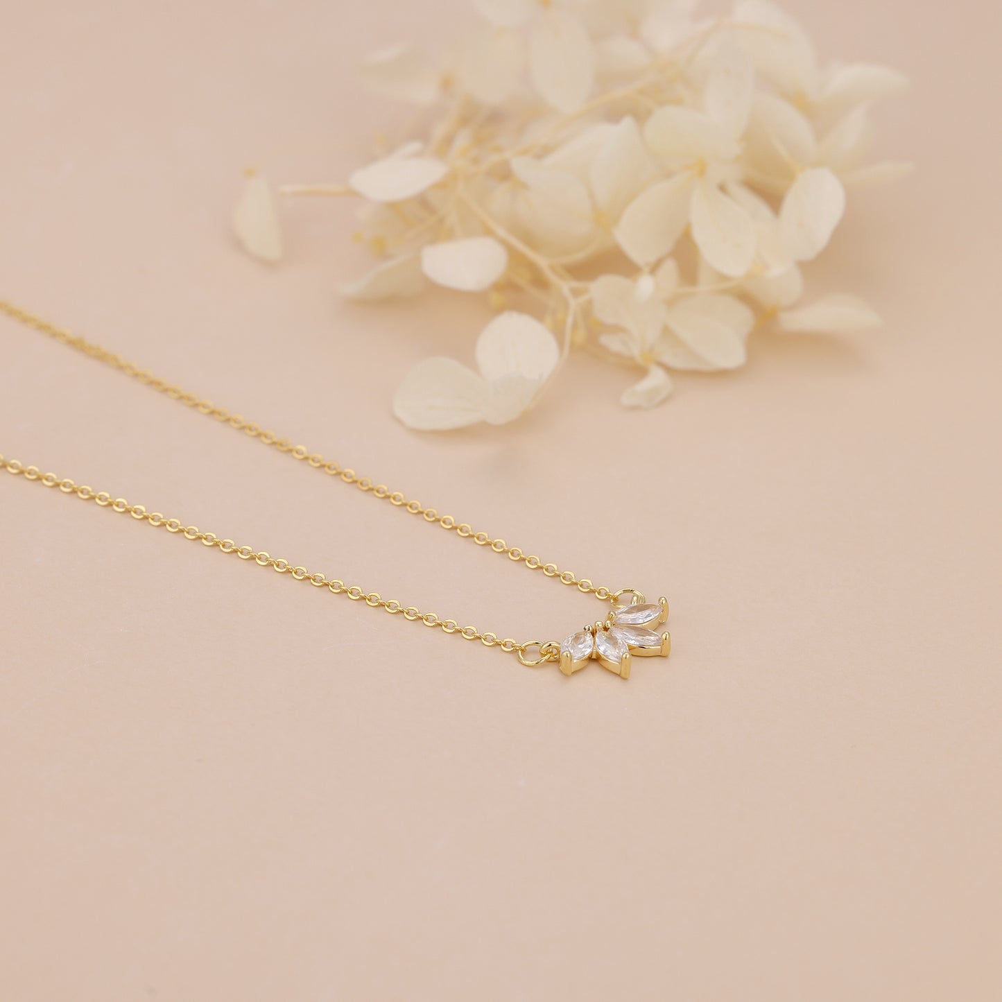 N024 crystal marquise flower pendant necklace