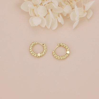 E118 gold twisted huggie hoop earrings