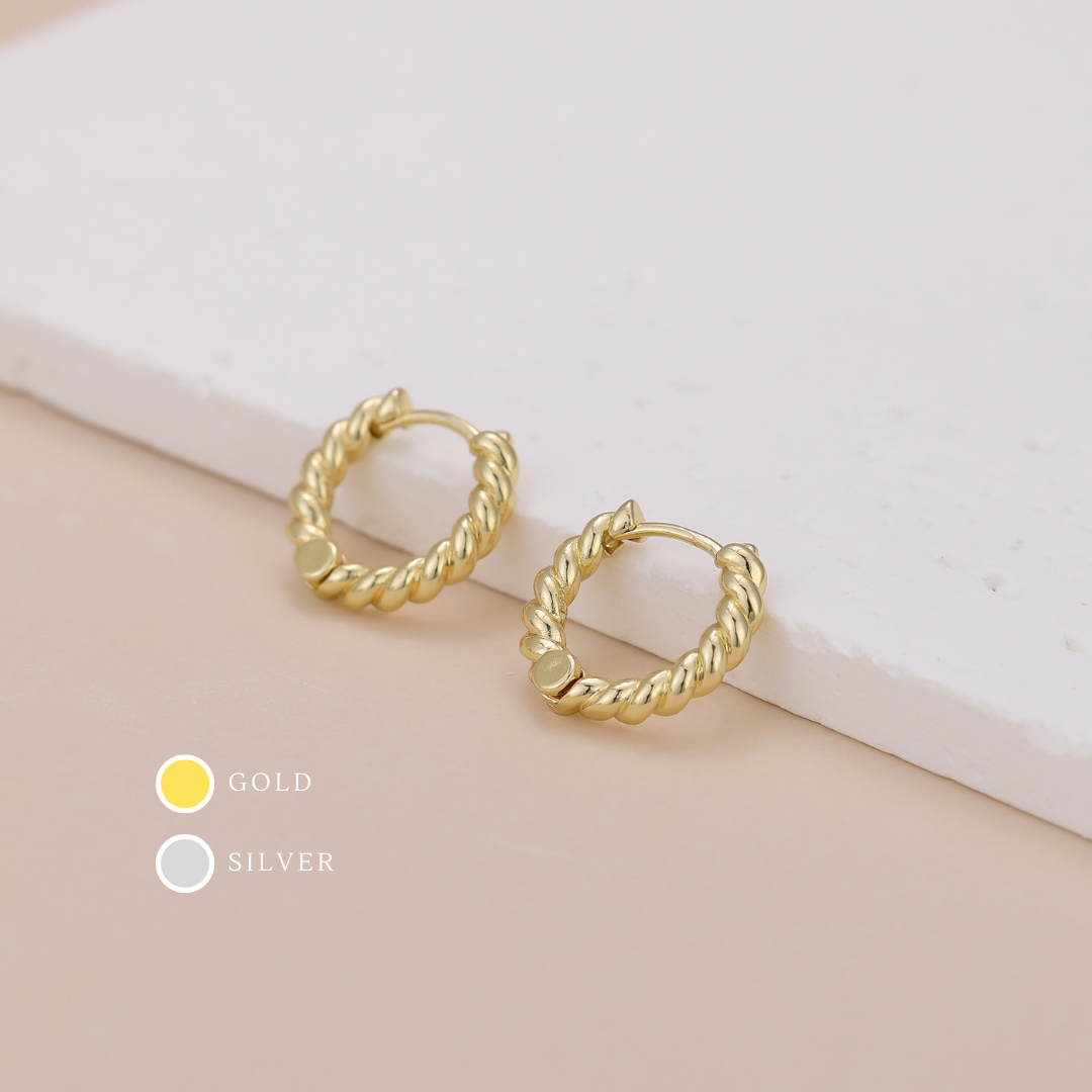 E118 gold twisted huggie hoop earrings