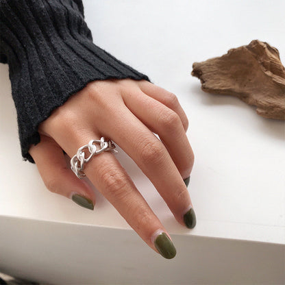 R032 chunky chain link open ring