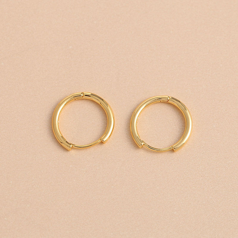 E163 gold huggie hoop earrings for everyday