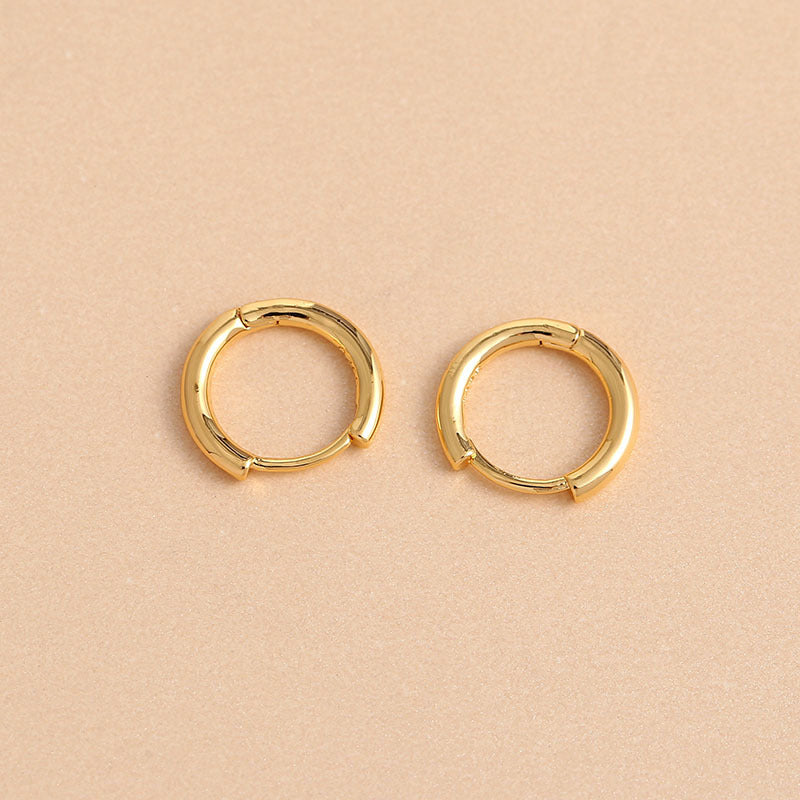 E163 gold huggie hoop earrings for everyday