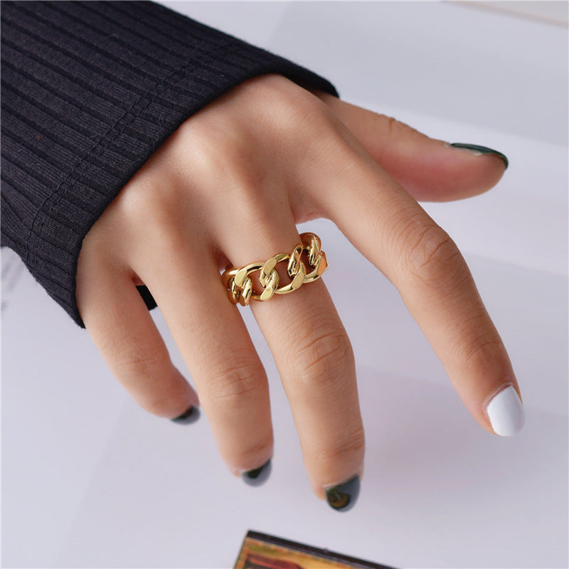 R032 chunky chain link open ring