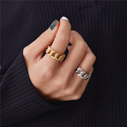 R032 chunky chain link open ring