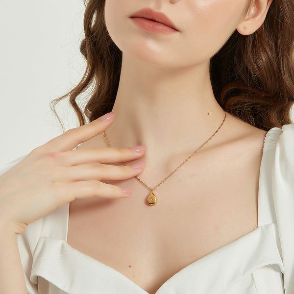 Ceilia gold northern star tear drop pendant necklace