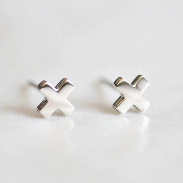 Hadley dainty x cross stud earrings